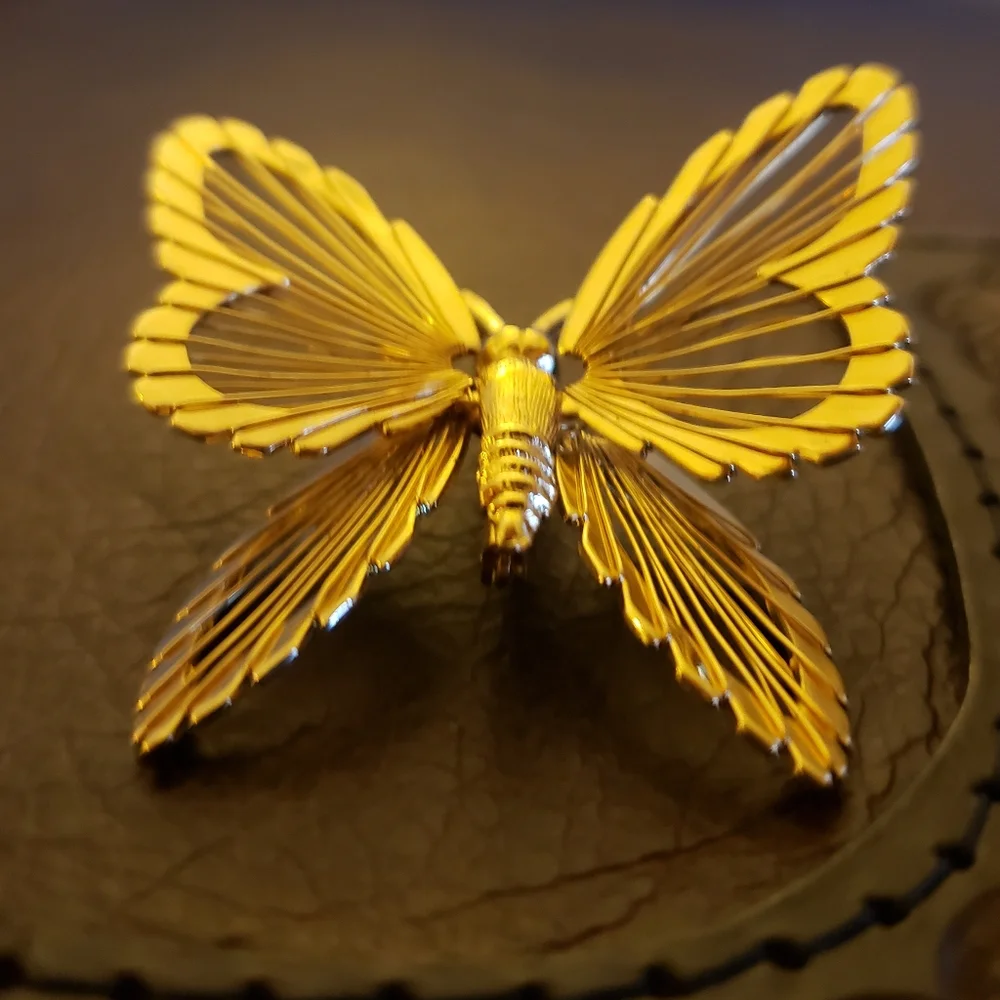⭐ VINTAGE | '60s Monet Butterfly Brooch - Spinerette Collection - Picture 4 of 16
